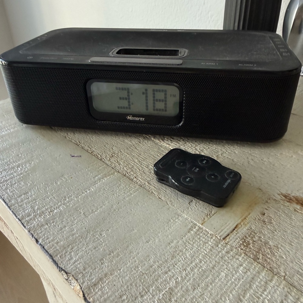 Memorex iPod Dock Alarm Clock w/ Remote